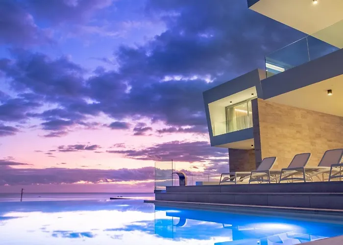 95, Lujo Y Piscina Infinity 阿德耶